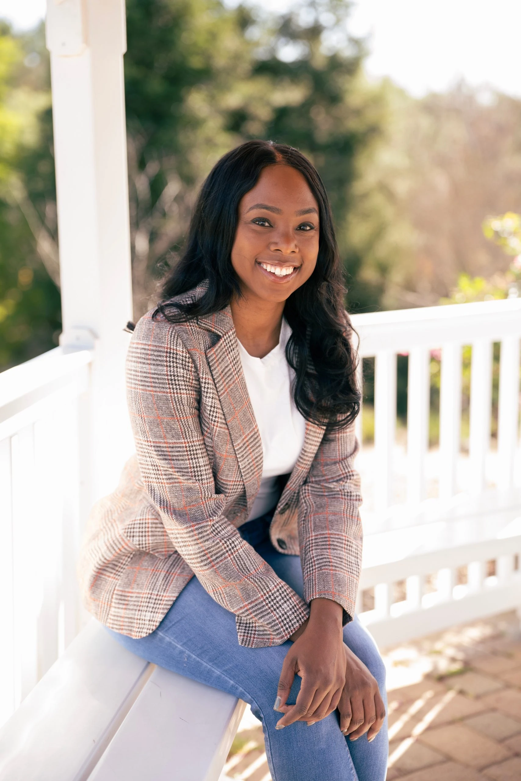 Ebonie Reed, LMFT, licensed therapist offering online therapy in California